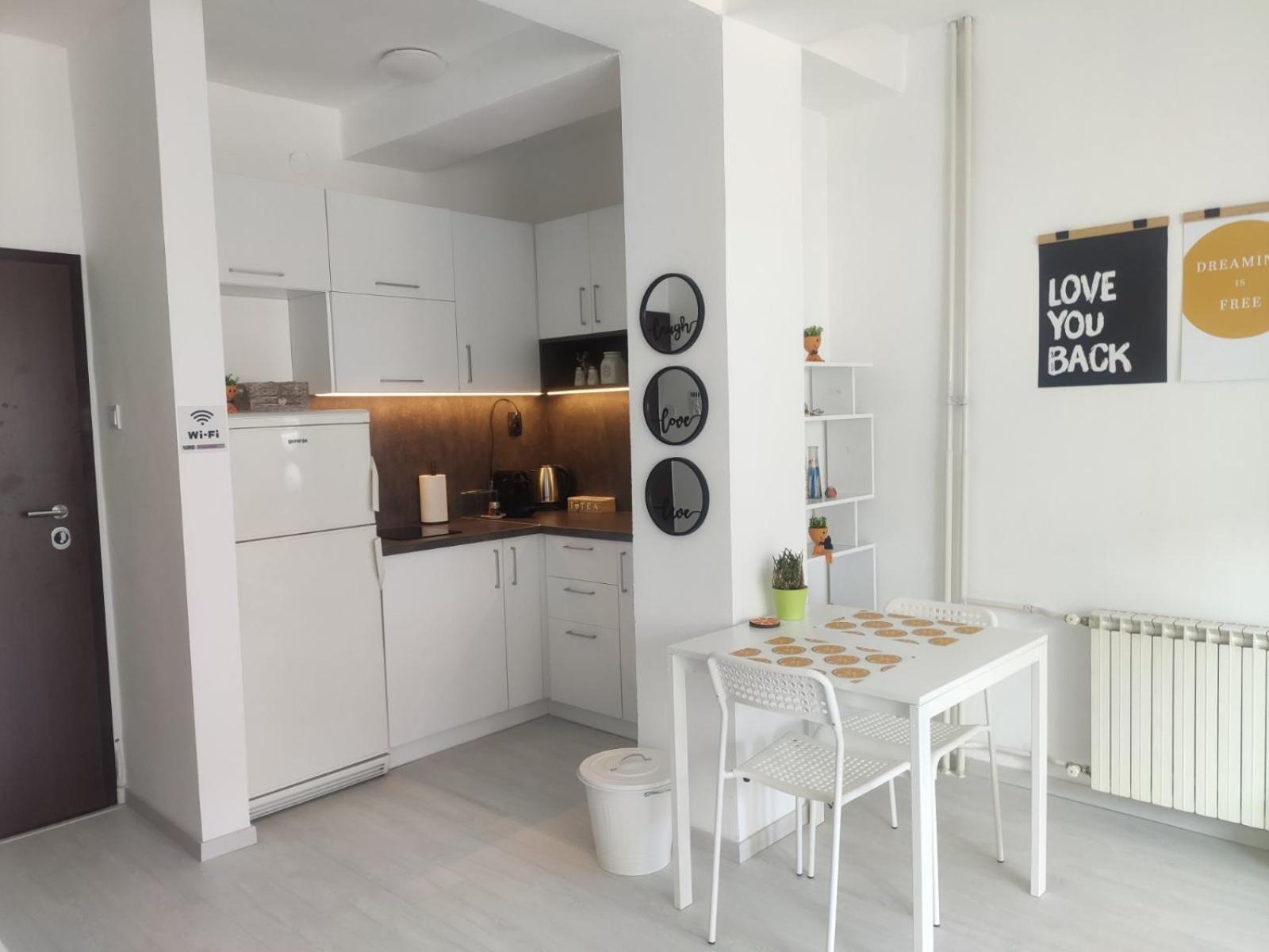 City Center White Apartment! Skopje Extérieur photo